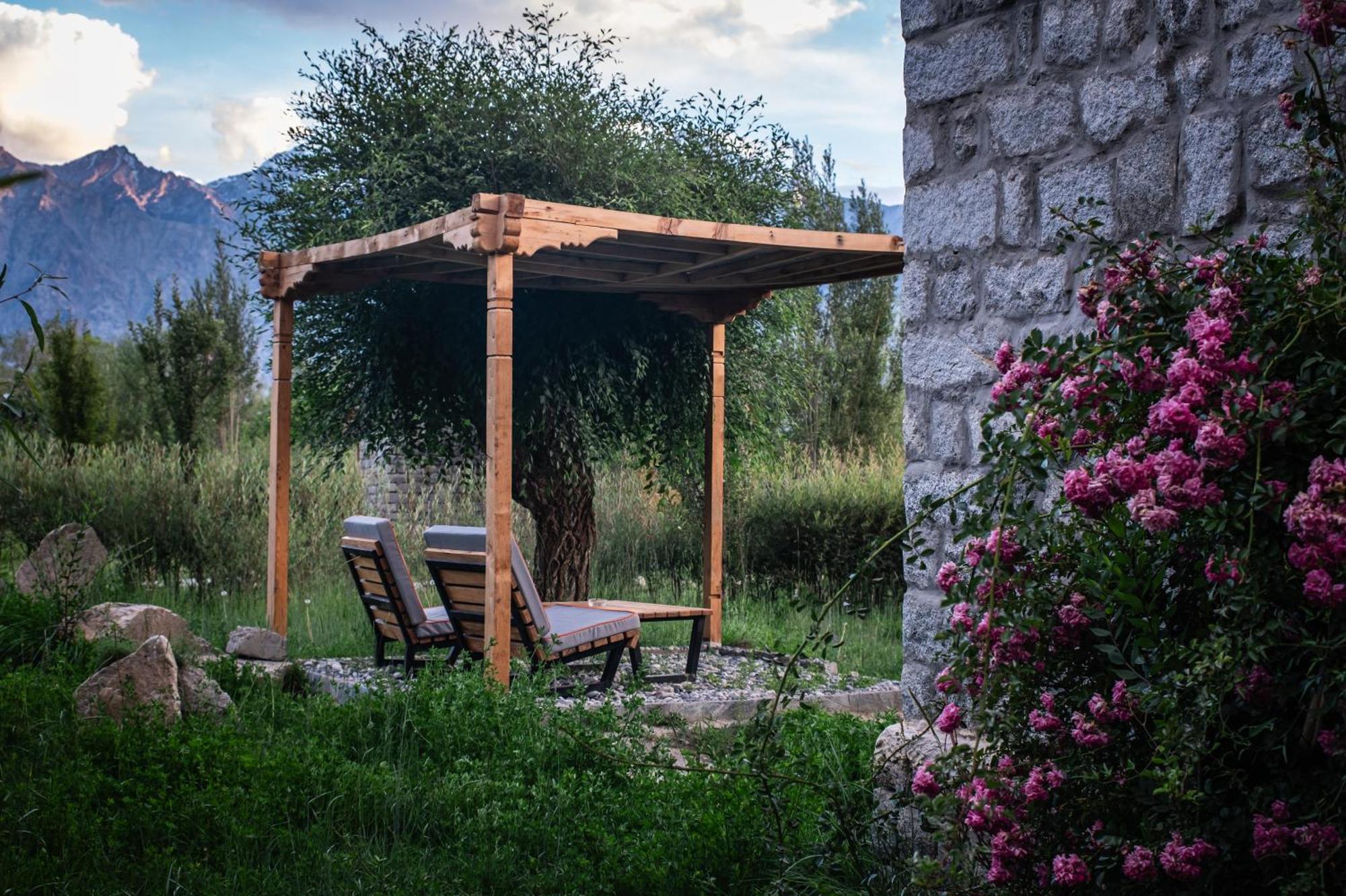 Hotel Lchang Nang Retreat-The House Of Trees-Nubra Valley Sumur Exterior foto